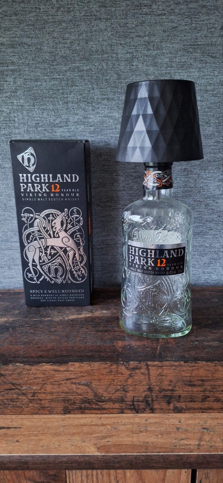 Highland Park 12, Whisky flessenlamp., Ophalen