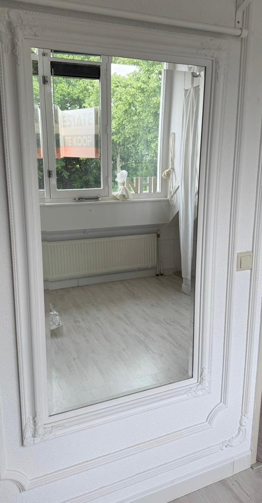 Drie Grote witte spiegels met sierlijke lijst, Ophalen, Gebruikt, 75 tot 100 cm, 150 tot 200 cm