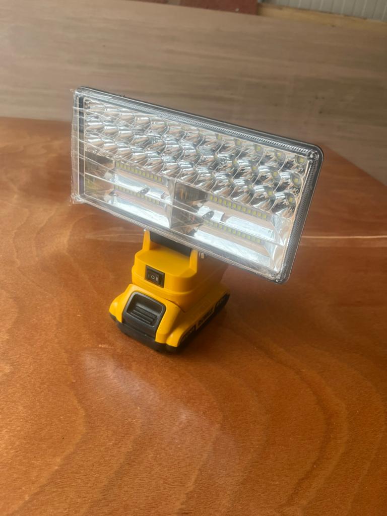 Lamp voor op dewalt accu, Ophalen of Verzenden, Zo goed als nieuw, Minder dan 50 watt, Lamp