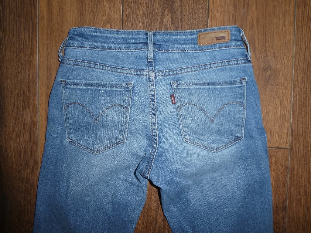 Levi Demi Curve spijkerbroek maat 25-32, Blauw, Ophalen of Verzenden, Zo goed als nieuw, W27 (confectie 34) of kleiner