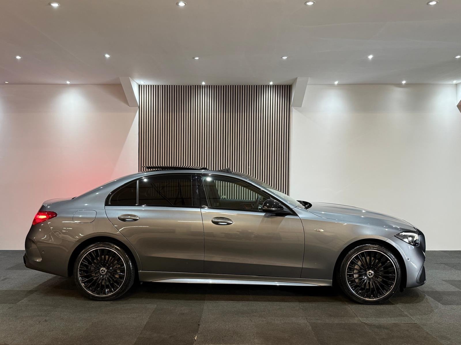 Mercedes-Benz C-klasse 300 e star Edition AMG Line Plus, Auto's, Automaat, Dealer onderhouden, Achterwielaandrijving, 4 cilinders