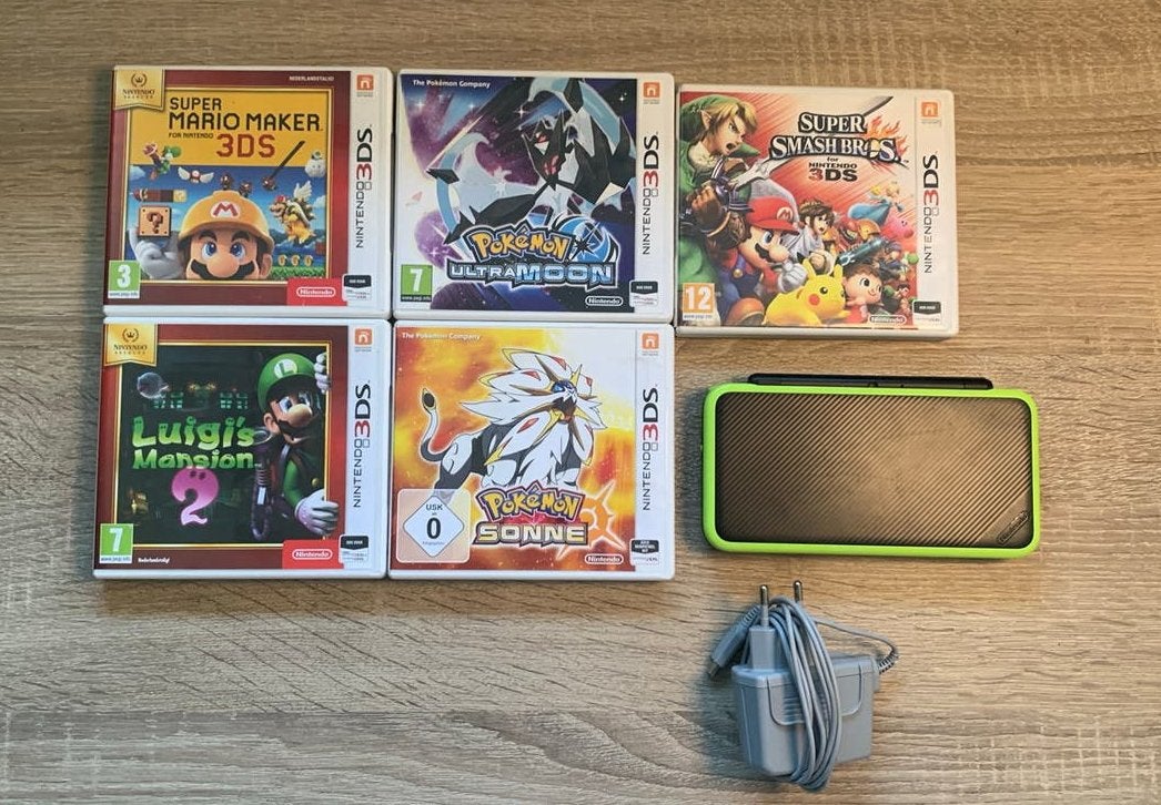 Nintendo 2DS XL met 5 spellen, Spelcomputers en Games, 2DS XL, Ophalen of Verzenden, Groen, Gebruikt