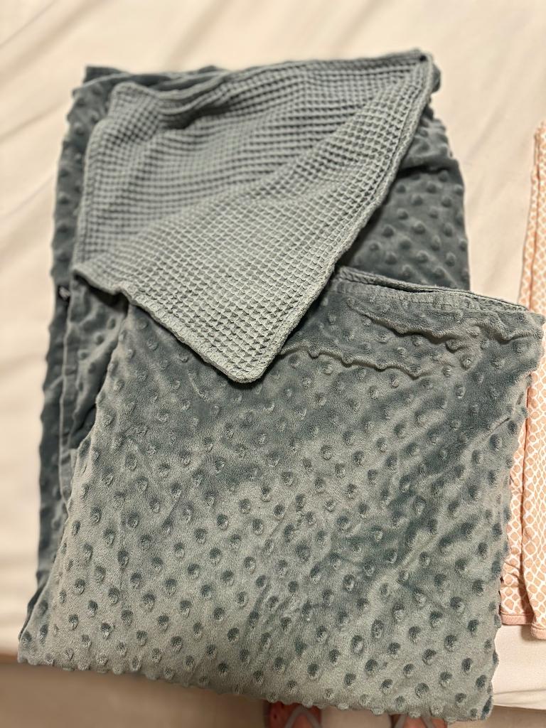 Bundle of 2 Baby Blankets / Throws, Ophalen, Zo goed als nieuw