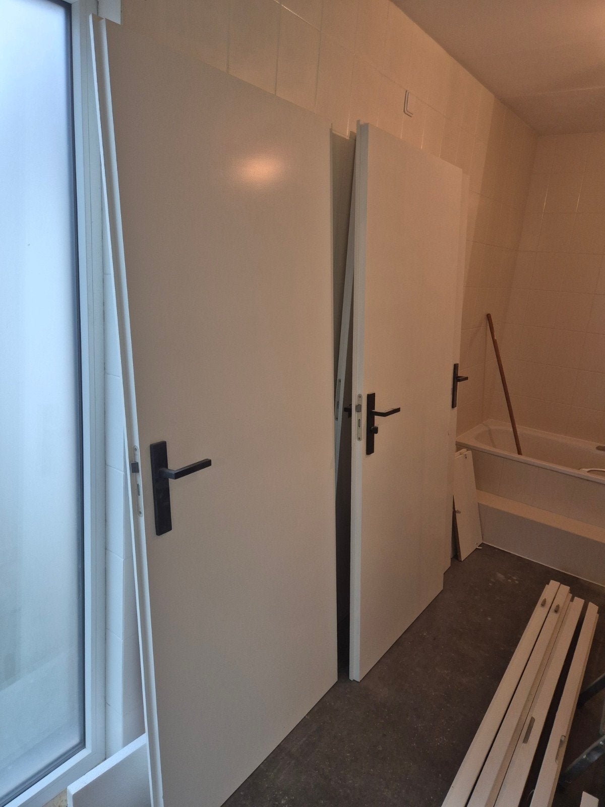Opdekdeuren wit + bijbehorende kozijn Meranti, Doe-het-zelf en Verbouw, Ophalen, Binnendeur, 200 tot 215 cm