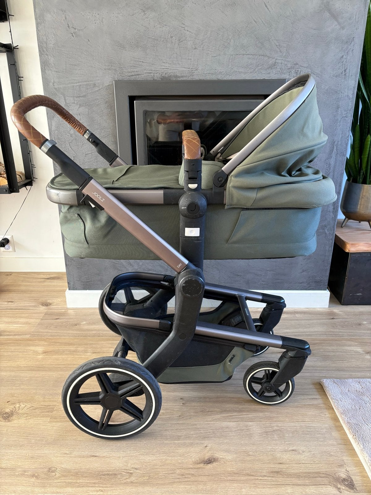 Joolz Day+ kinderwagen - Groen met bruine accenten, Gebruikt, Combiwagen, Met reiswieg, Ophalen