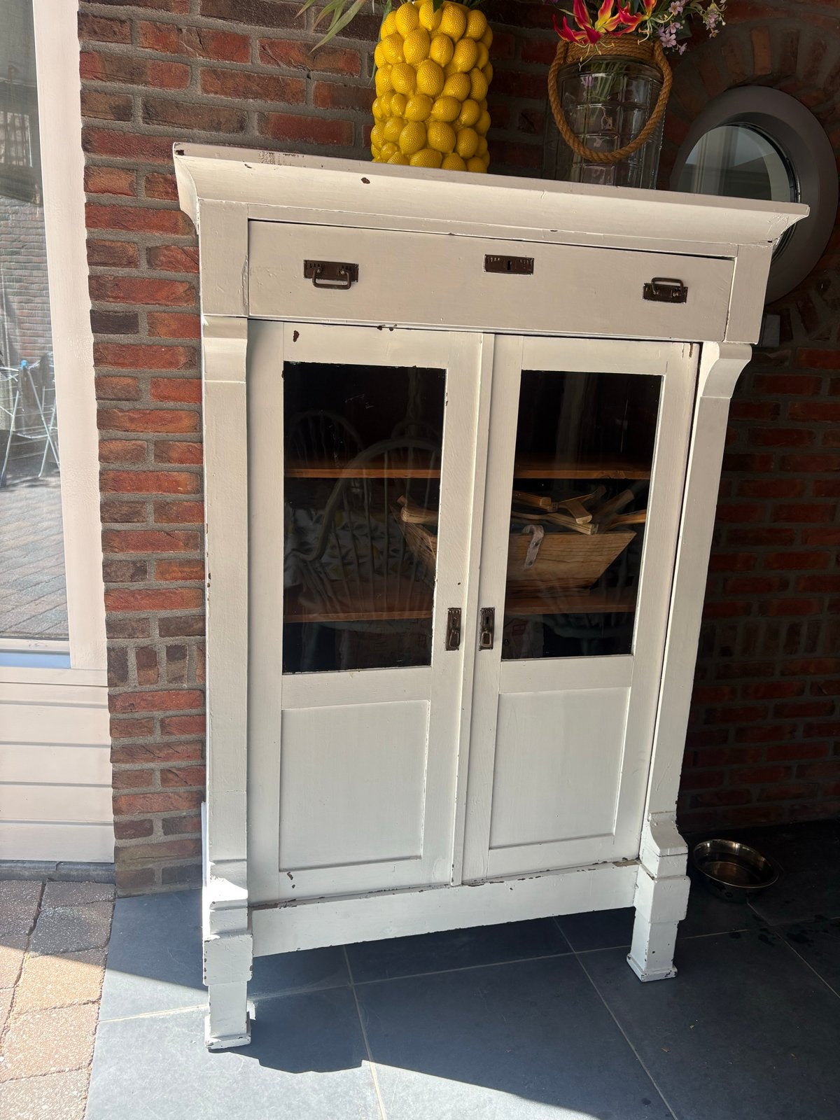 Witte Meidenkast met Glazen Deuren - Antiek en Charmant, Antiek en Kunst, Ophalen