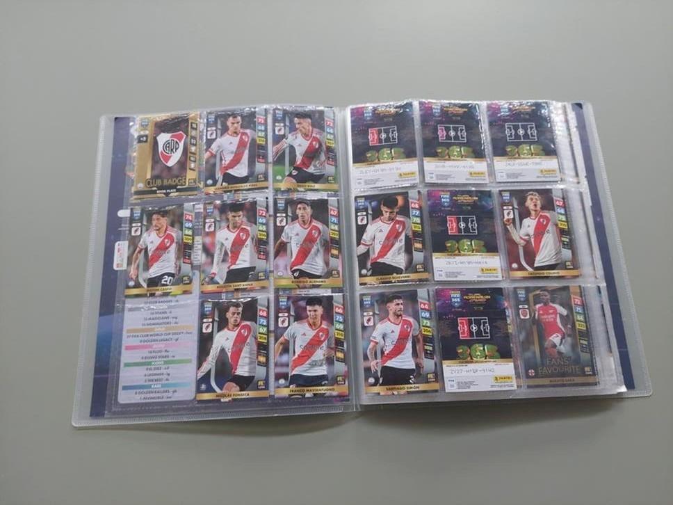 VoetbalplaatjesBoek Panini 2025 bijna compleet, Verzamelen, Ophalen, Zo goed als nieuw, Poster, Plaatje of Sticker