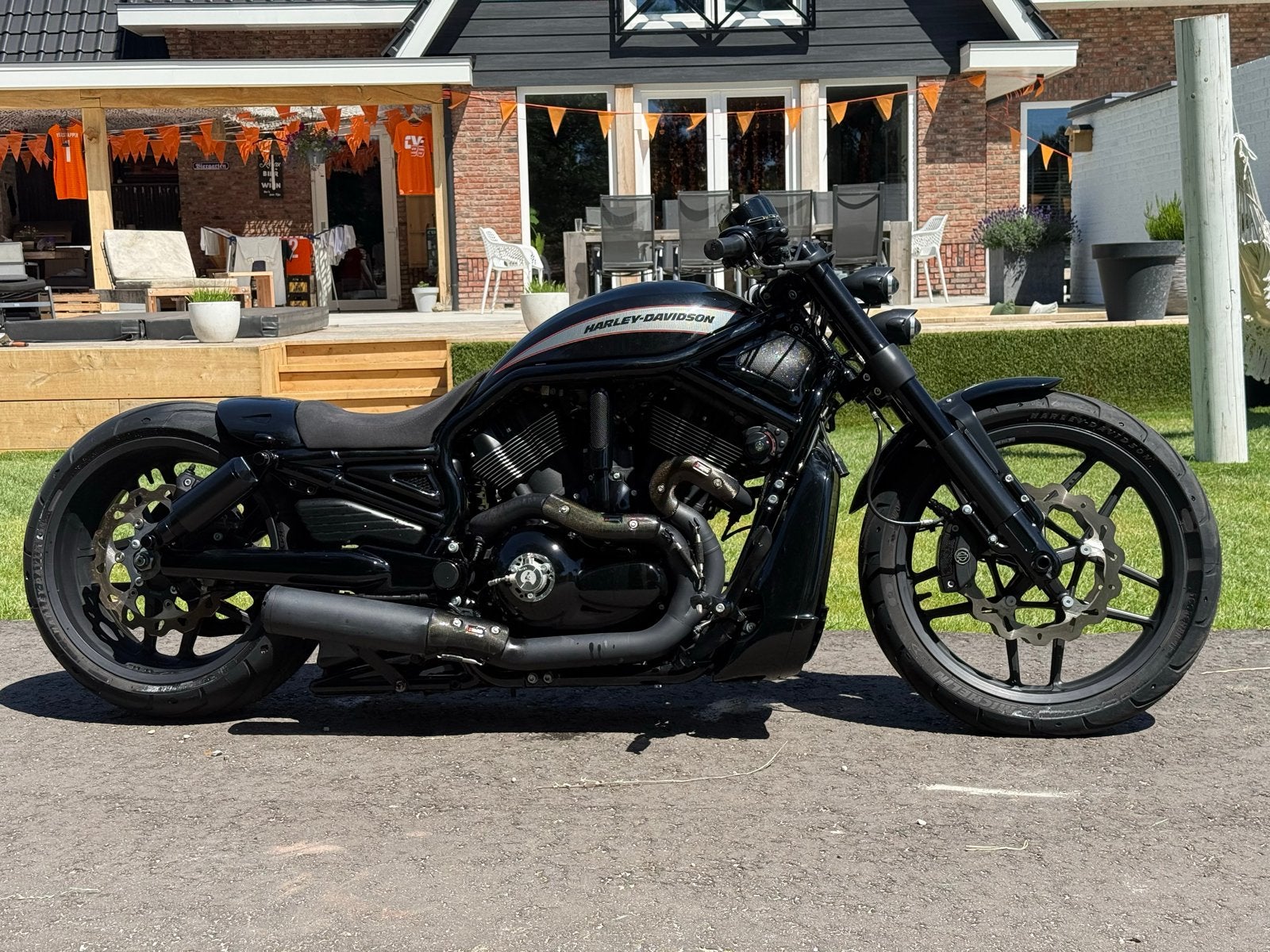 Harley-Davidson Night Rod Special - Custom Akrapovic, 2 cilinders, Sportuitlaat, Gebruikt, Particulier
