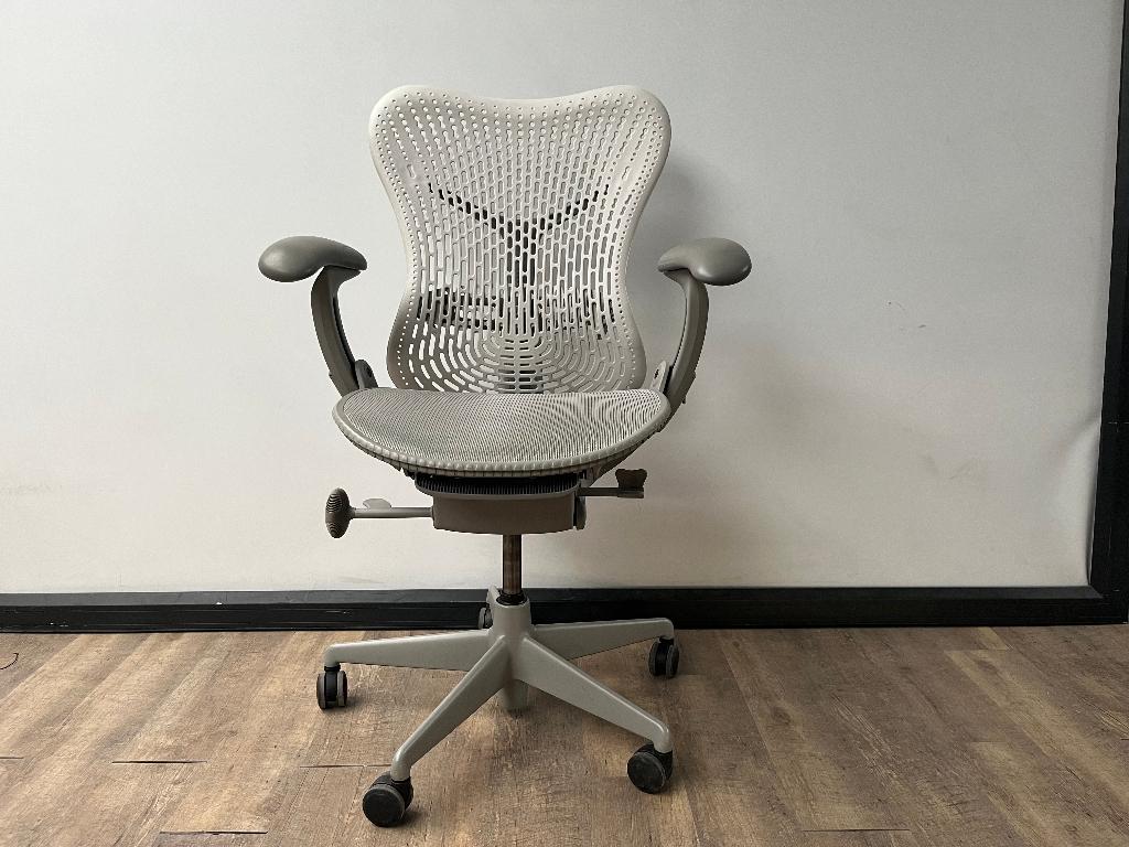 Herman Miller (Mirra) (licht grijs) Tweedehands, Ophalen, Gebruikt, Grijs