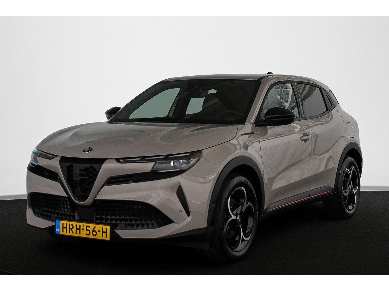 Alfa Romeo Junior 1.2 Turbo Hybrid Ibrida Speciale Pack Tech, Auto's, Automaat, 145 pk, Gebruikt, Bedrijf