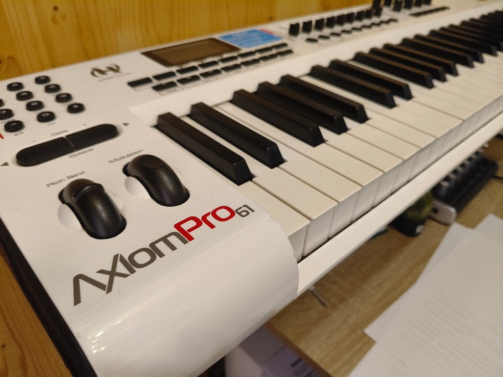M Audio Axiom Pro 61 Midi keyboard & Roland Sustain Pedal, 61 toetsen, Midi-aansluiting, Zo goed als nieuw, Ophalen