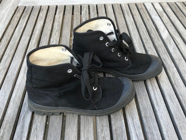 Zwarte gymp. Maat 39. Juicefull. Zelf uitwassen., Kleding | Dames, Juicefull, Zwart, Ophalen of Verzenden, Sneakers of Gympen