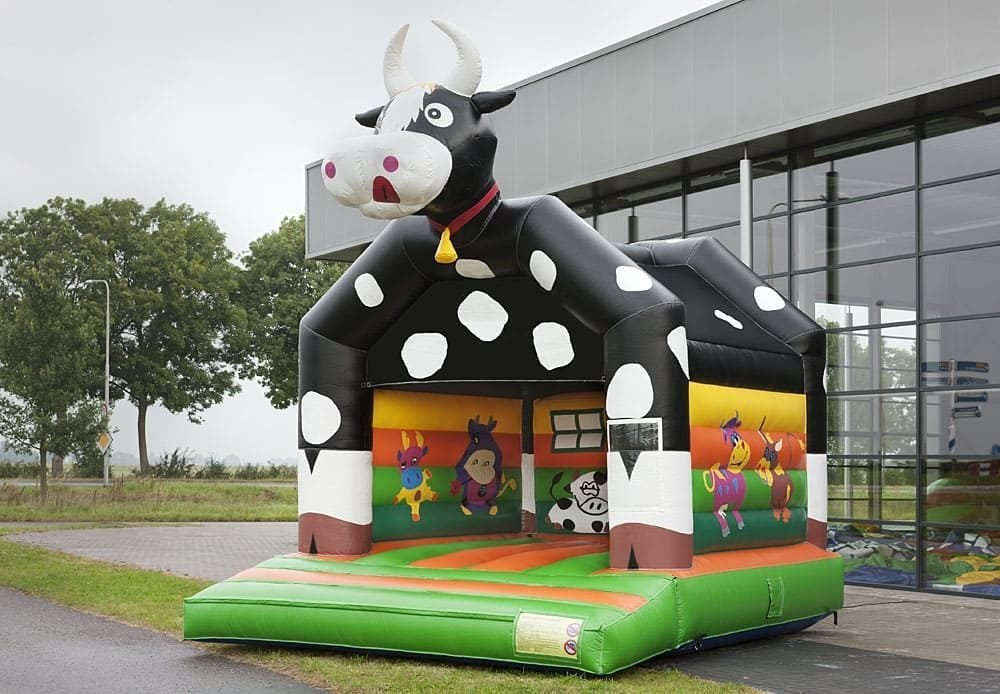 Koetje springkussen 5x4m €65 euro per dag, Ophalen, Zo goed als nieuw, Overige