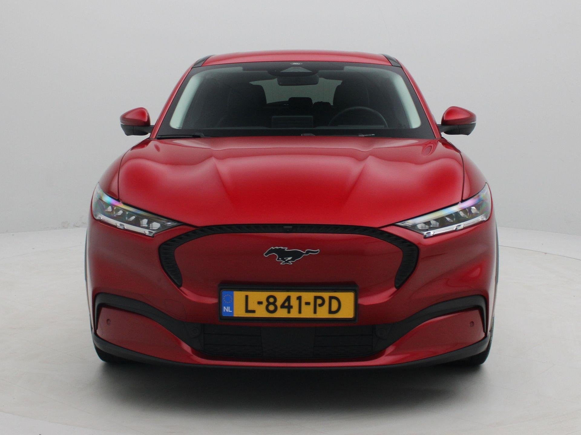 Ford Mustang Mach-E Extended RWD 98 kWh | Navigatie | Camera, 12 maanden, Gebruikt, 750 kg, 600 km