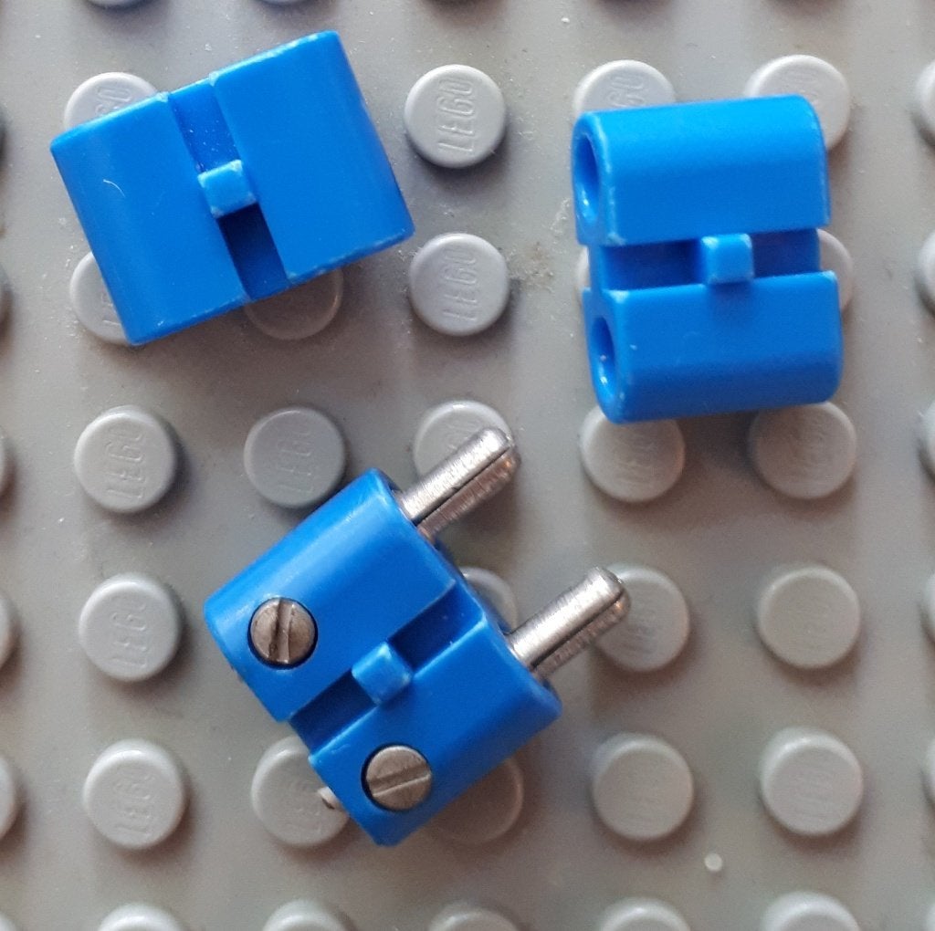 bb0236bc01 (1) 1x met en 2x zonder pinnetjes blue Electr, Ophalen of Verzenden, Gebruikt