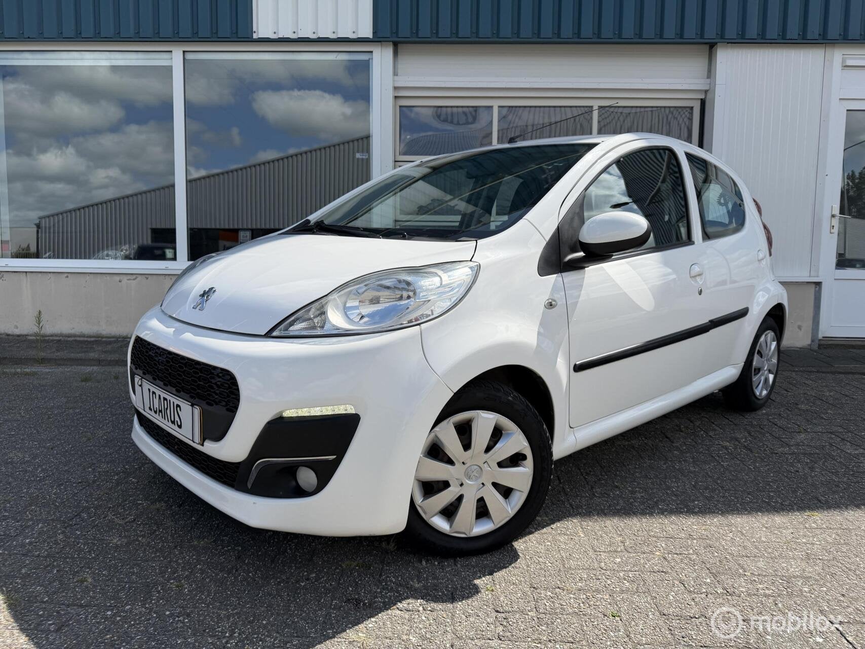 Peugeot 107 1.0-12V Blue Lease|apk|airco|nap|lage km|LED, Voorwielaandrijving, Euro 5, Gebruikt, 4 stoelen