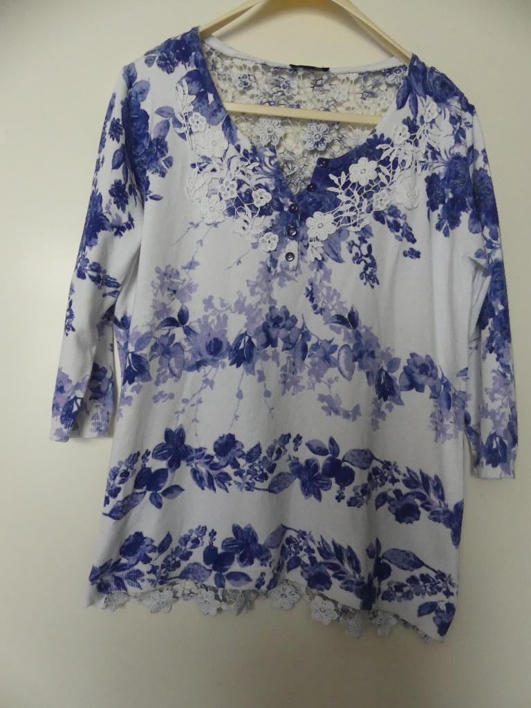 Leo Guy Shirt Trui met kanten achterpand maat 4 / 42 / L, Blauw, Maat 42/44 (L), Leo Guy, Ophalen of Verzenden
