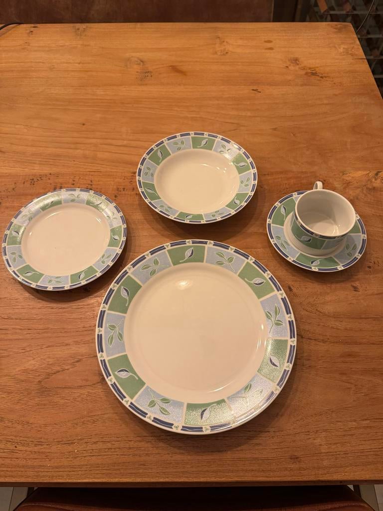 5-delige servies set, 6 stuks - Vineleaf design, Huis en Inrichting, Keuken | Servies, Nieuw, Ophalen of Verzenden, Overige stijlen
