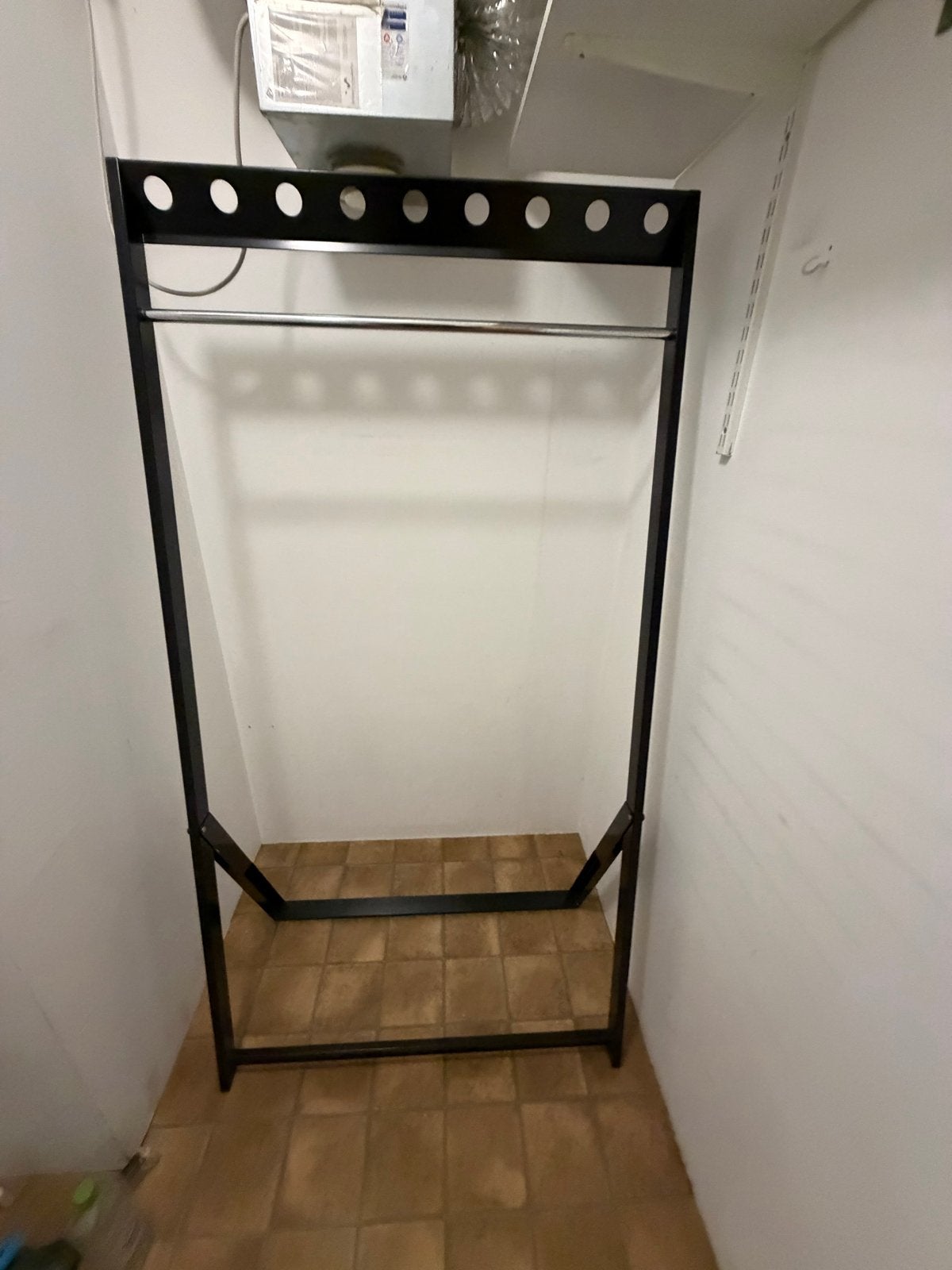 Robuust zwart metalen kledingrek met hangruimte, Huis en Inrichting, Ophalen, Gebruikt, 50 tot 100 cm, Metaal