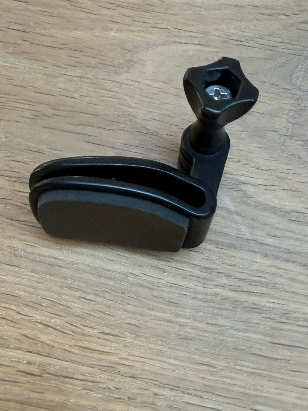 Foto 2 van GoPro QuickClip - Handige Bevestigingsclip