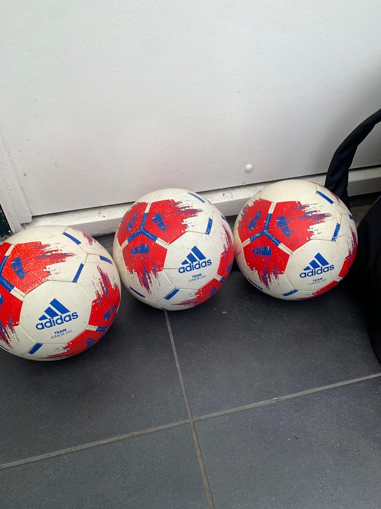 Adidas ballen maat 4, Maat XS of kleiner, Ophalen of Verzenden, Zo goed als nieuw, Bal