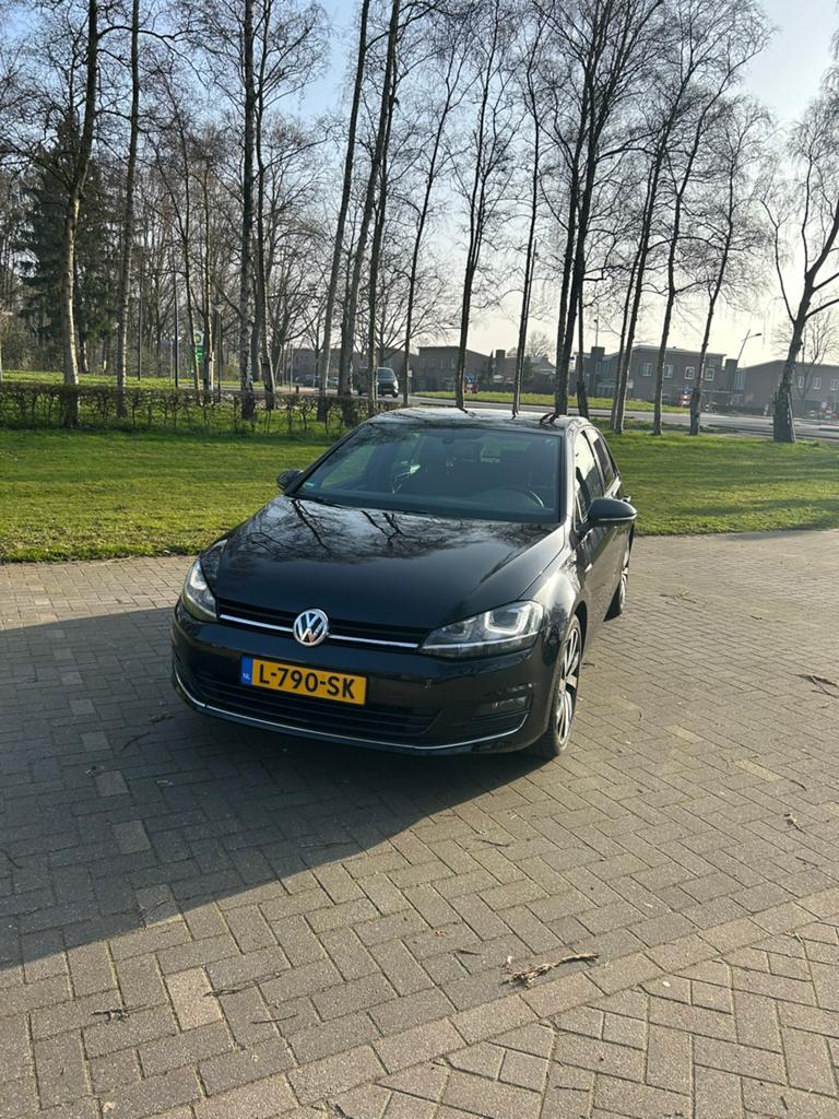 Volkswagen Golf 1.4 TSI 7DSG 2013 R-line interieur stoelverw, Zwart, 4 cilinders, Alcantara, Zwart