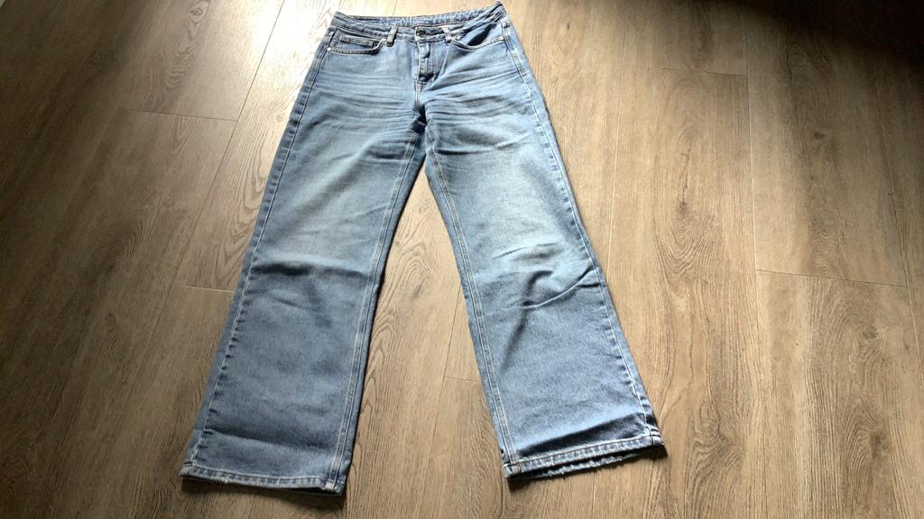 Te koop: Spijkerbroek met wijde pijpen, Ophalen of Verzenden, Zo goed als nieuw, Blauw, W27 (confectie 34) of kleiner