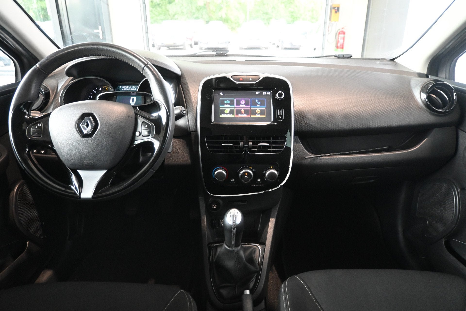 Renault Clio Estate 1.5 dCi ECO Limited Navigatie Airco Crui, Auto's, Renault, Voorwielaandrijving, 1160 kg, Stof, Gebruikt