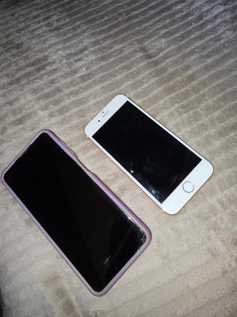 2 kapotte telefoons - voor onderdelen of reparatie, Telecommunicatie, Mobiele telefoons | Apple iPhone, Ophalen of Verzenden, Niet werkend
