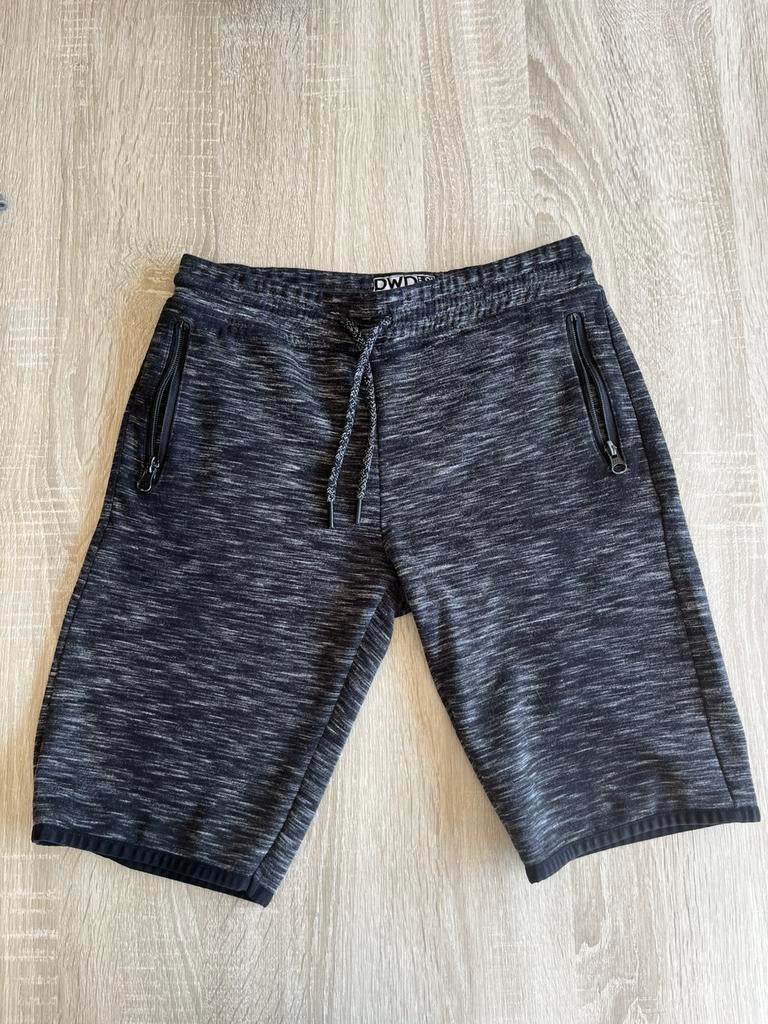 Zwarte korte broek, Ophalen of Verzenden, Zo goed als nieuw, Jongen, Broek