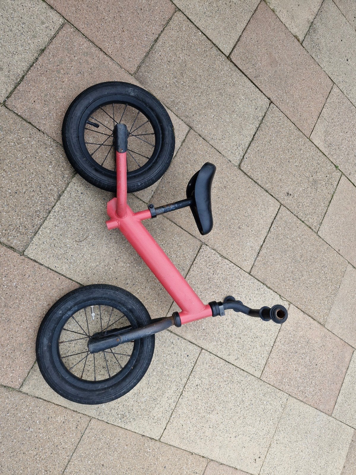 Rode loopfiets voor kinderen - Gebruikt, Fietsen en Brommers, Ophalen, Gebruikt, Minder dan 16 inch