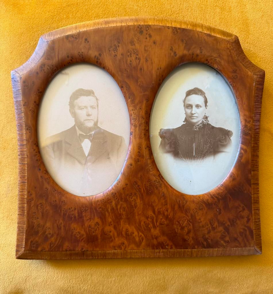 Antieke dubbele ovalen fotolijst met bol glas, Ophalen of Verzenden, Gebruikt