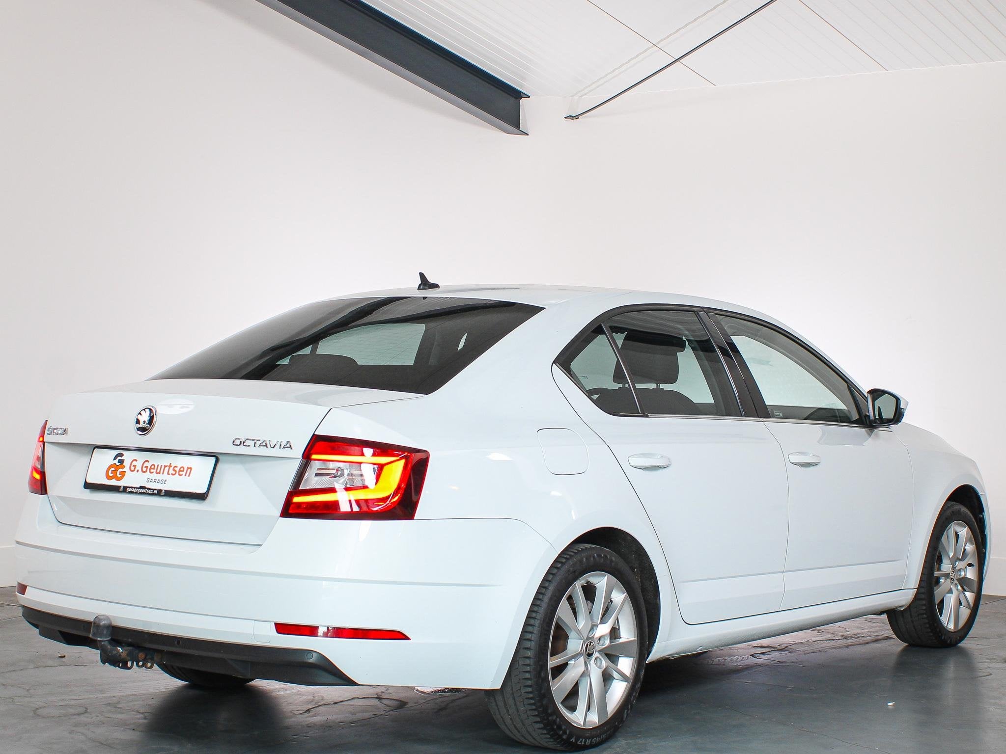 Skoda Octavia 1.4 TSI 150PK Greentech Clever Edition Trekhaa, Auto's, Voorwielaandrijving, Automatische klimaatregeling, Gebruikt