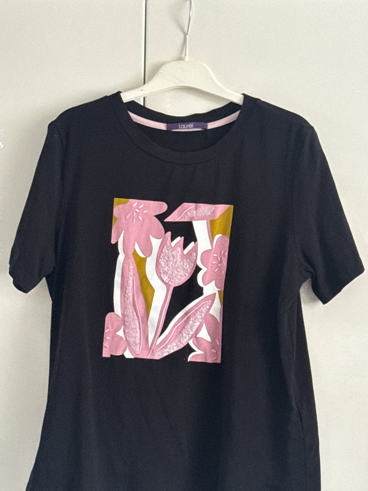 Laurel T-shirt met bloemenprint en pailletten, Zwart, Maat 42/44 (L), Ophalen of Verzenden, Zo goed als nieuw