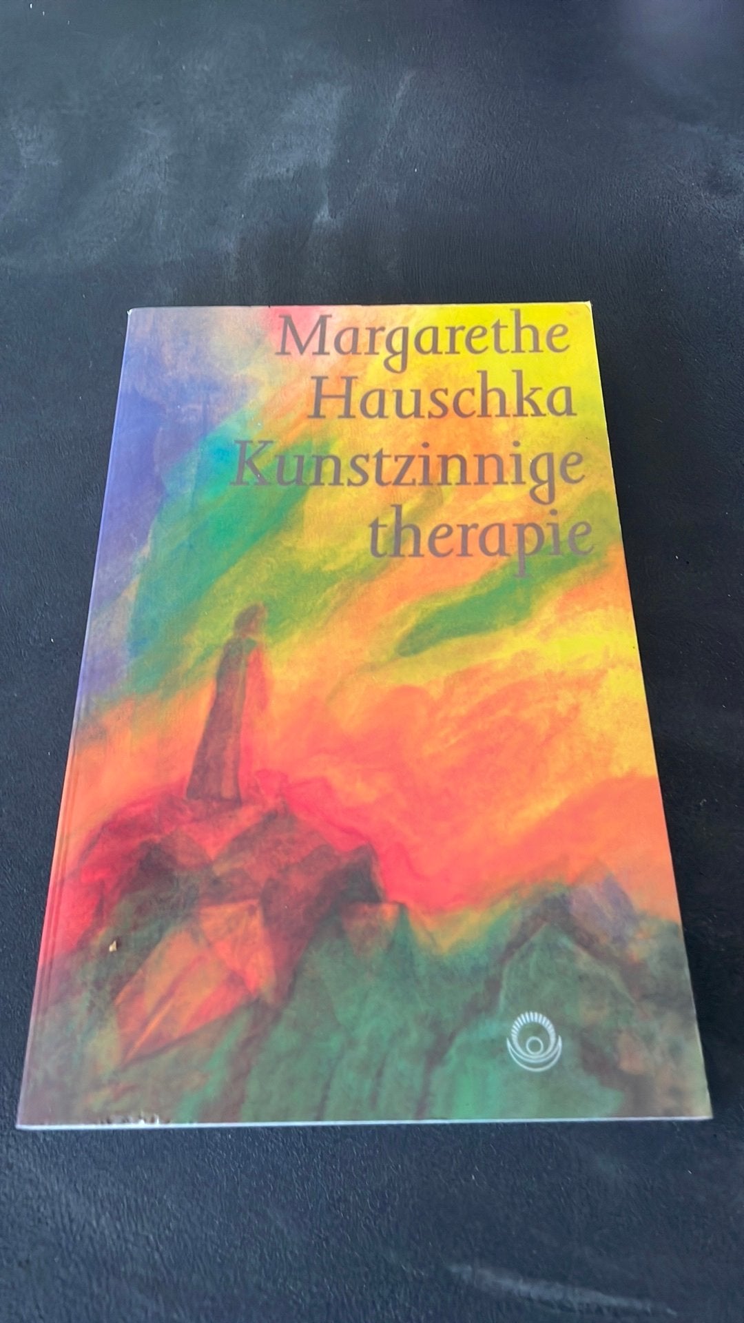 Kunstzinnige therapie - Margarethe Hauschka, Ophalen of Verzenden, Zo goed als nieuw