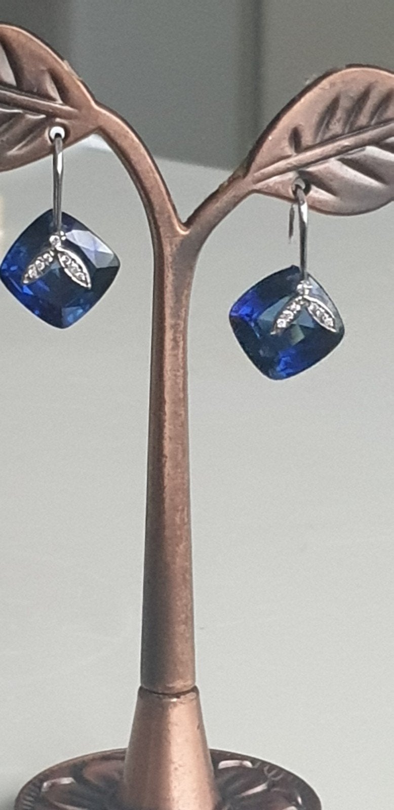 14k Elegante blauwe oorbellen met saffier en diamant, Overige materialen, Hangers, Blauw, Met kristal