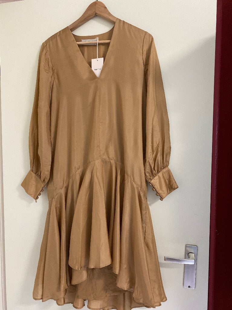 Jurk goud van 100% zijde jurk XS/S/M, Maat 38/40 (M), Nieuw, Cocktailjurk, Ophalen of Verzenden