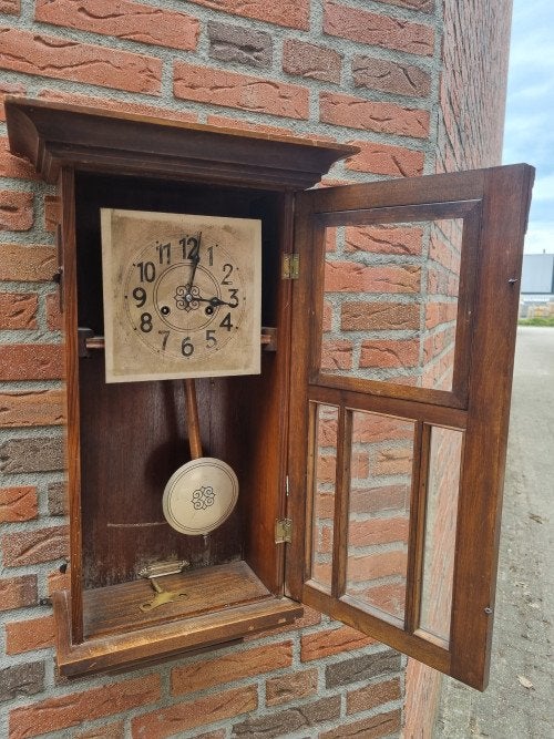 wandklok antiek met slinger in houten huis, Ophalen of Verzenden, 'T Olde Gre-j, Info@toldegrej.nl, Endepoelstraat 20f Didam