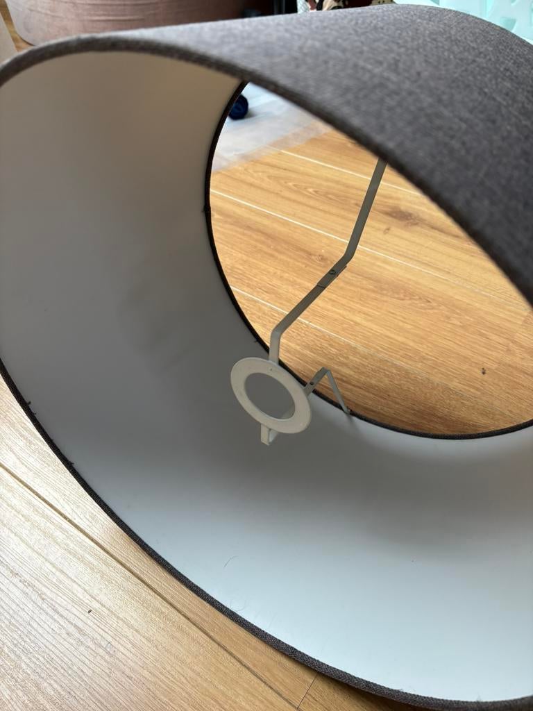 Lampenkap taupe kleur, Huis en Inrichting, Lampen | Lampenkappen, Ophalen of Verzenden, Zo goed als nieuw, Rond