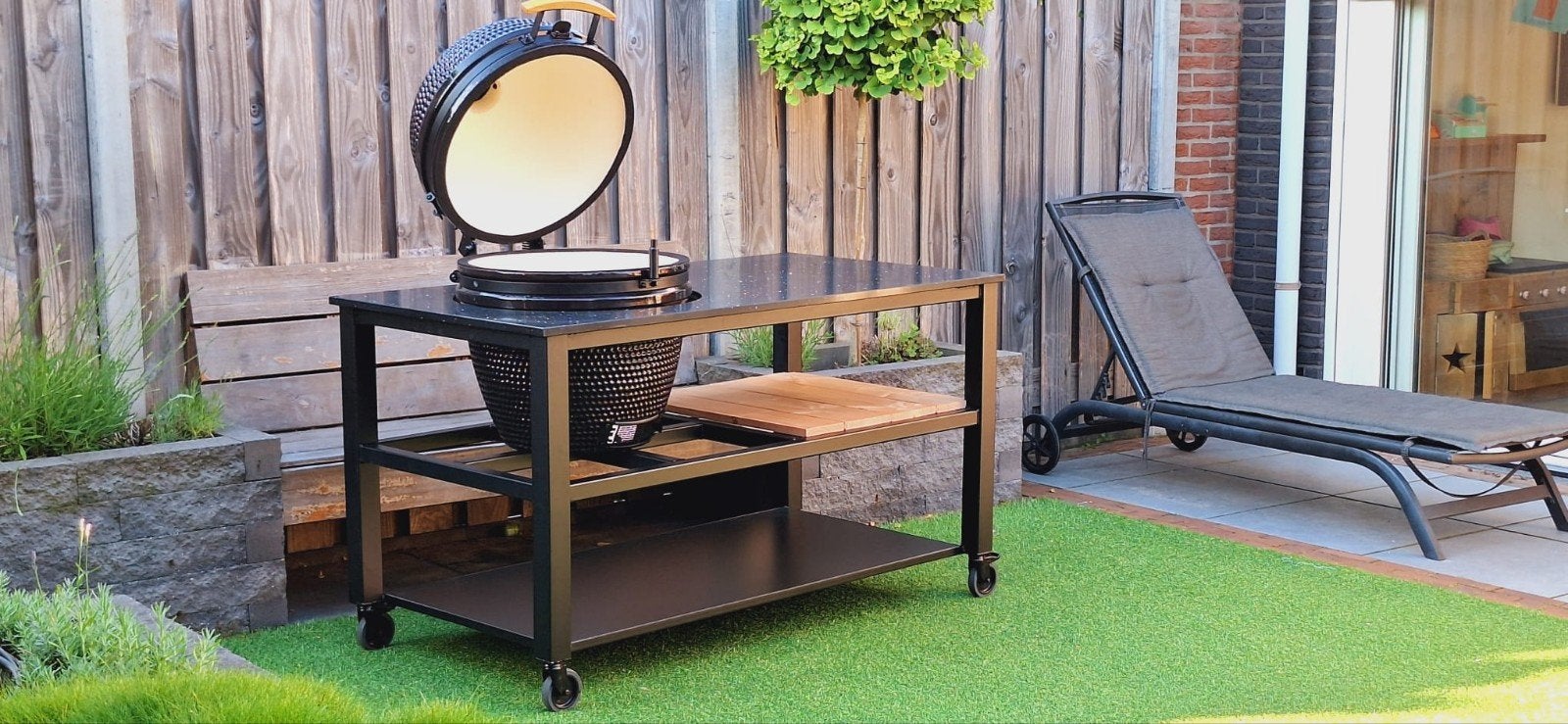 BBQ-tafel  van staal met stenen blad, 150x80x86 cm, Ophalen, Gebruikt