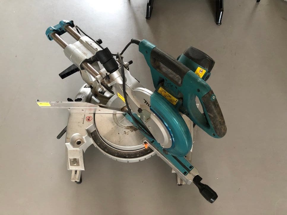 Makita Afkortzaag LS1018L met onderstel WST06, Gebruikt, 70 mm of meer, Ophalen of Verzenden, Afkortzaag