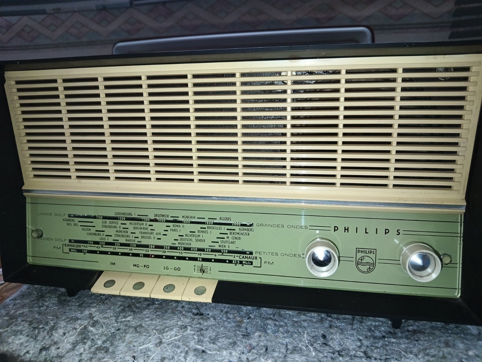 Philips B2X92A buizenradio - Mooie staat, moet gemonteerd, Ophalen of Verzenden