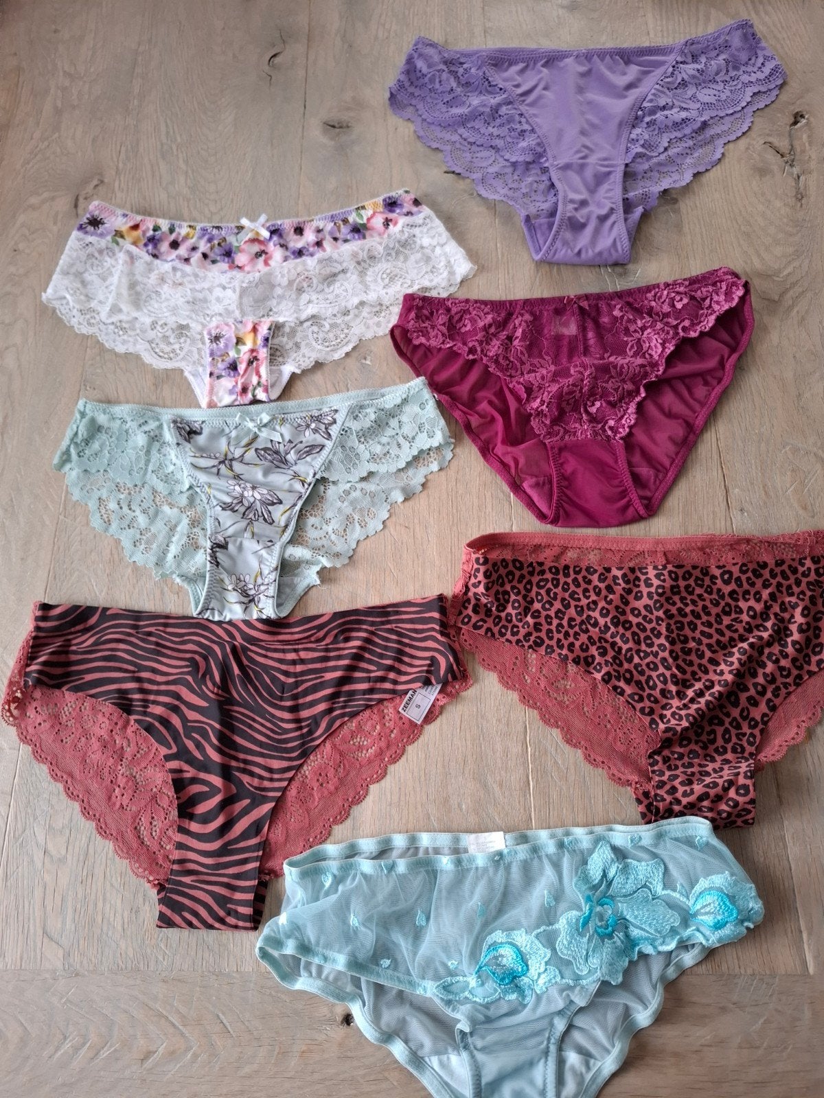 7 slips met kant. maat M en S., Ophalen, Meerkleurig, Slip