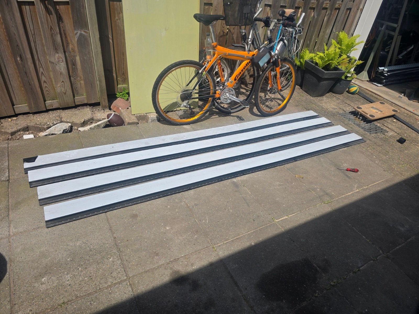 Keraliet (monumenten Groen) 4 lengtes van 300x17, Ophalen of Verzenden