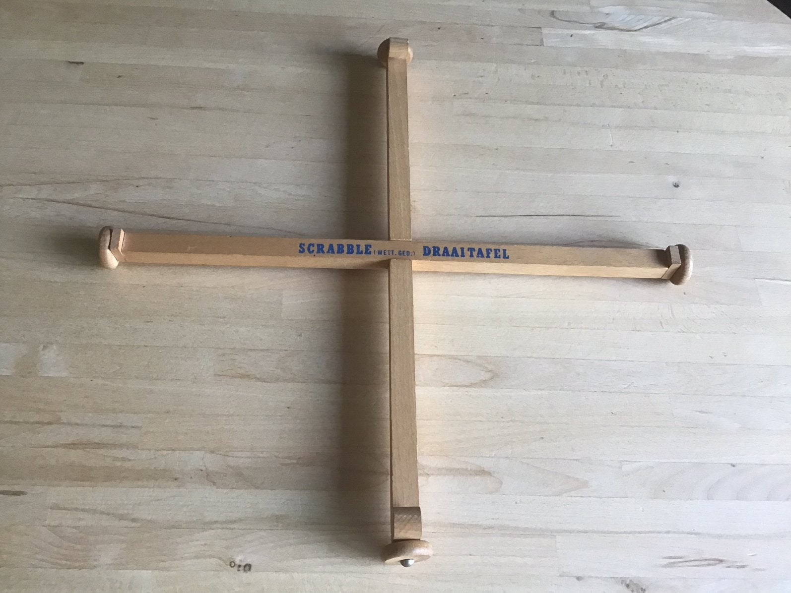Sio Scrabble draaitafel draaiplateau, Hobby en Vrije tijd, Gezelschapsspellen | Bordspellen, Ophalen of Verzenden, Zo goed als nieuw