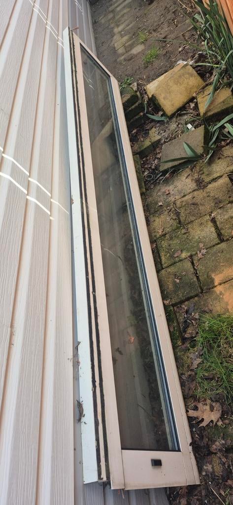 Raam met kozijn 50cm breed, 260cm hoog (schuin aflopend), Ophalen, Gevelraam of Ruit, Gebruikt, Minder dan 80 cm