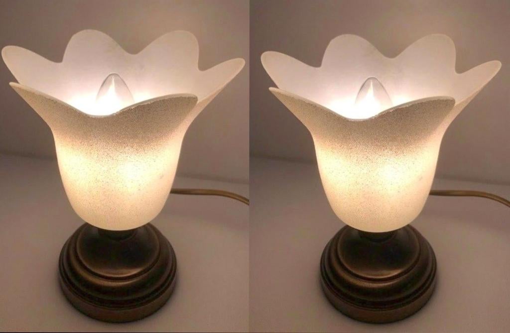 Vintage 2 x tafellampen/ Italiaanse /de kap is ruwe glas wit, Huis en Inrichting, Ophalen of Verzenden, Minder dan 50 cm