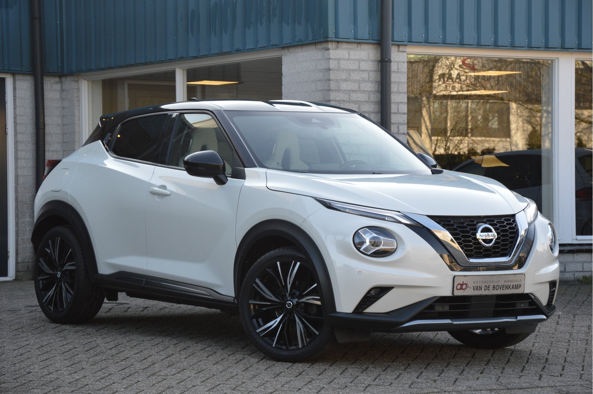 Nissan Juke 1.0 DIG-T N-Design AUT | 360 CAMERA | LED | BOSE, 12 maanden, Zwart, Automatische klimaatregeling, Wit