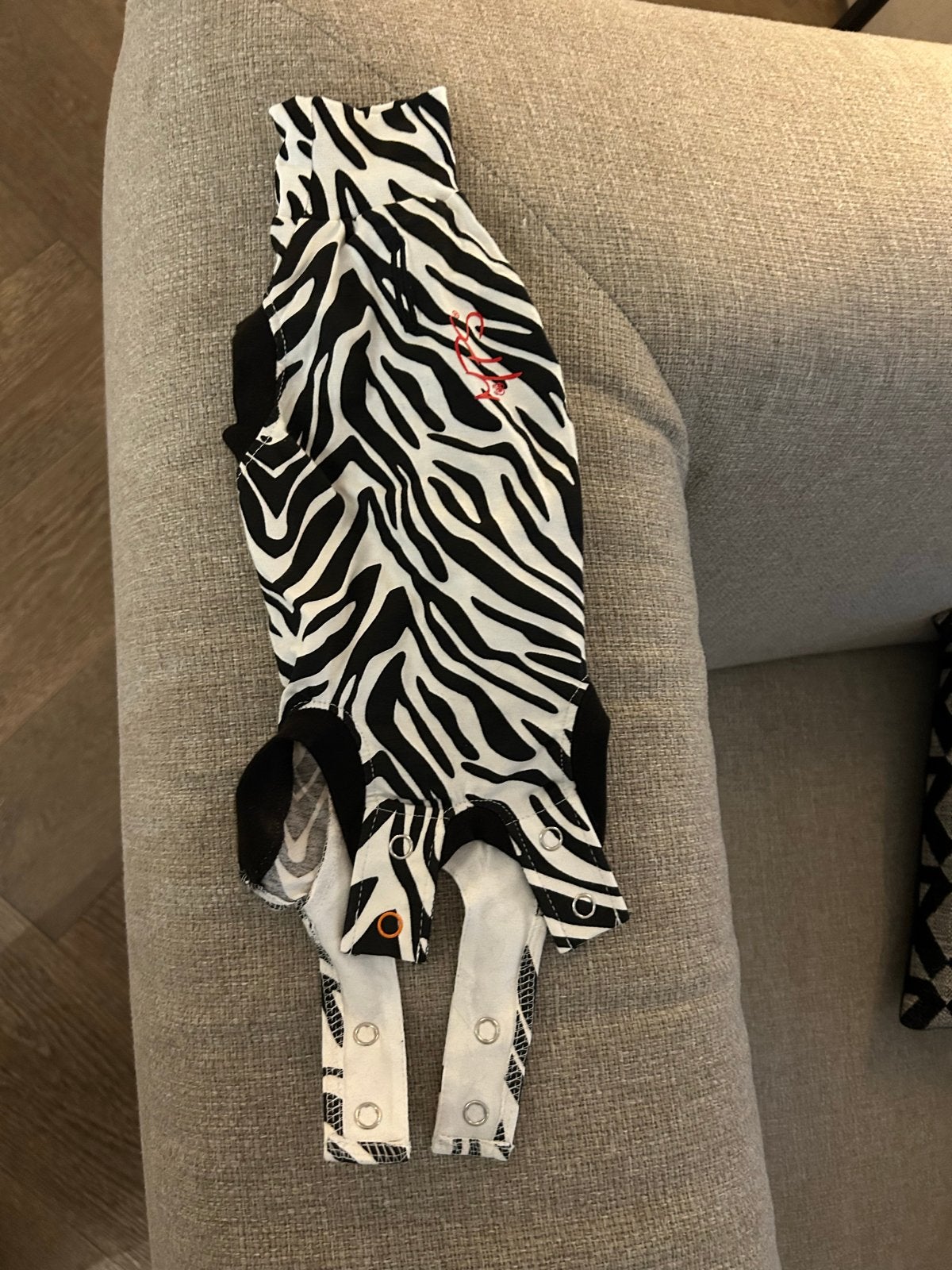 Kitten romper / medical pet, Ophalen, Zo goed als nieuw