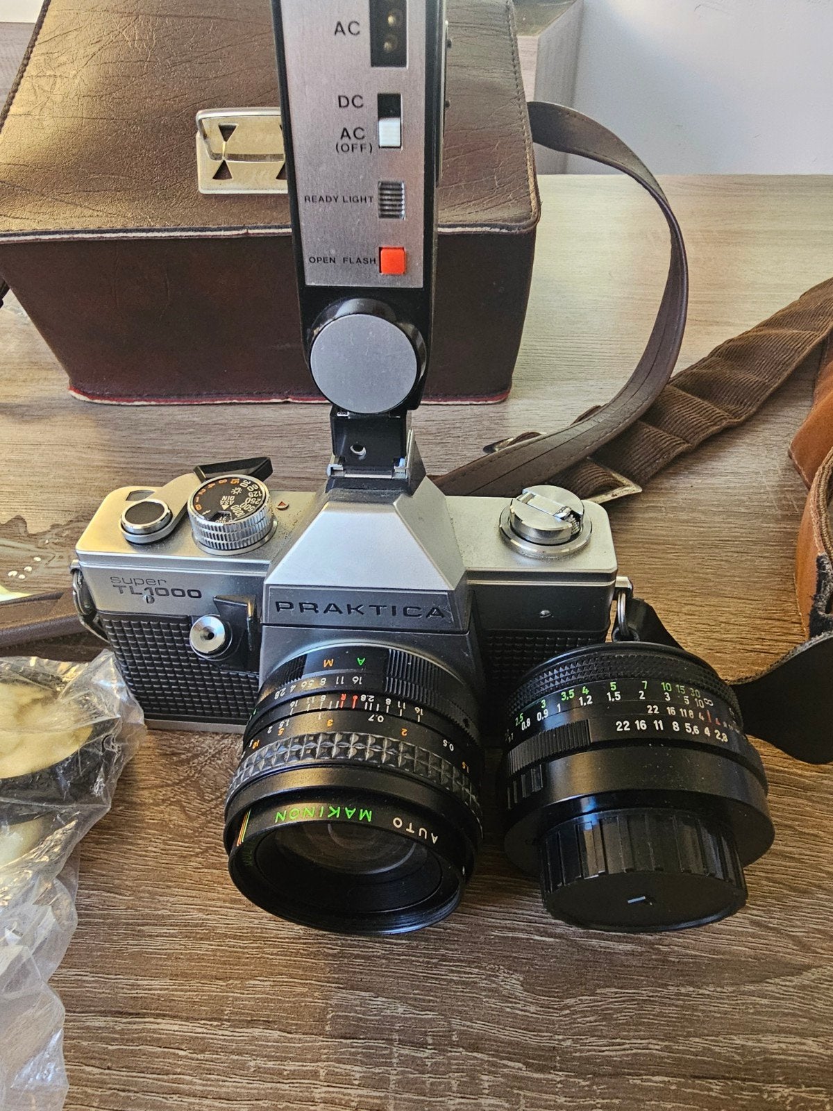 Praktica Super TL1000 Spiegelreflexcamera met Makino lens, Ophalen